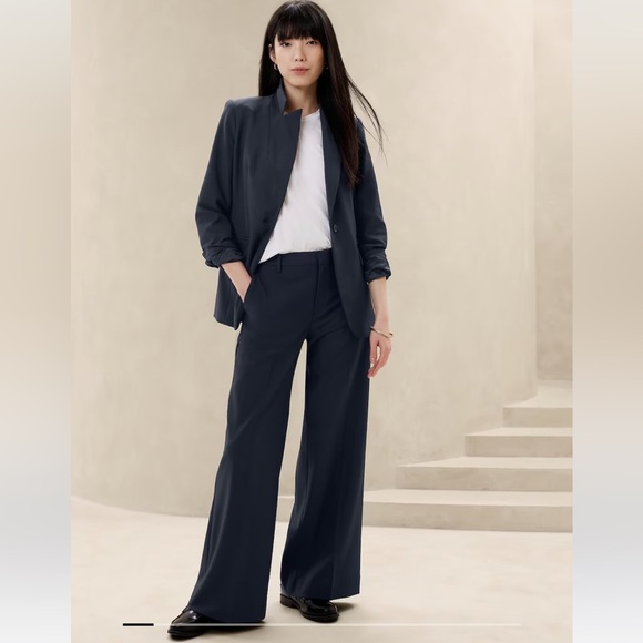Banana Republic Factory Pants - NWT Banana Republic Factory Sculpted Wide Leg Trouser in Preppy Navy, Size 8